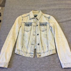 Zara light washed jean jacket- S